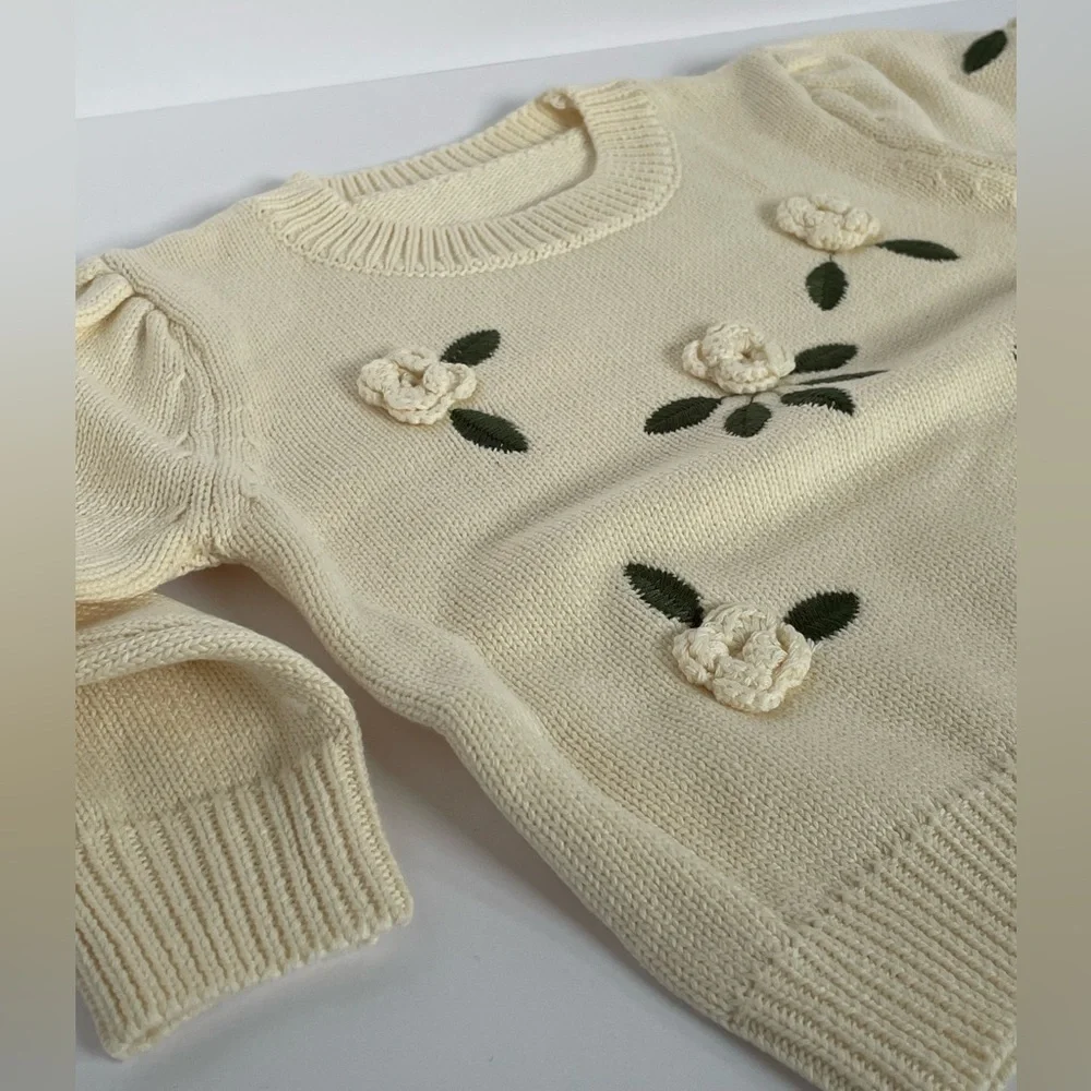 NWT. 2CUTE Floral Sweater